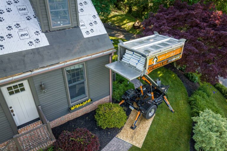 Affordable Ways to Use an Equipter Trailer on Your Next Roofing Job